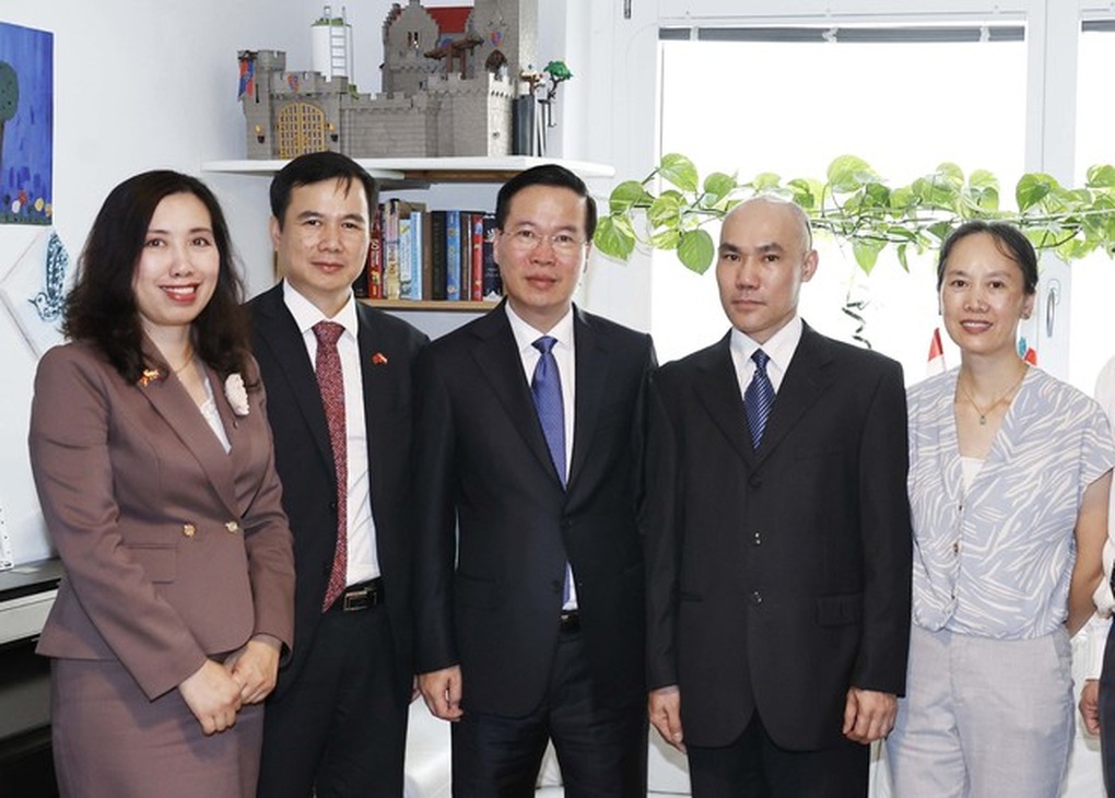 Chủ tịch nước Võ Văn Thưởng thăm gia đình Tiến sỹ vật lý người Việt tại Áo - 2 Chủ tịch nước Võ Văn Thưởng thăm gia đình Tiến sỹ vật lý người Việt tại Áo - 2