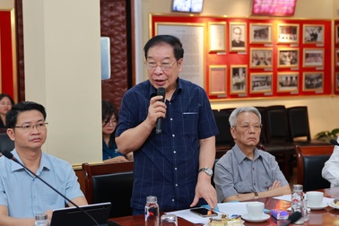 Cán bộ 6h đến cơ quan, 20h mới rời công sở vẫn không hết việc