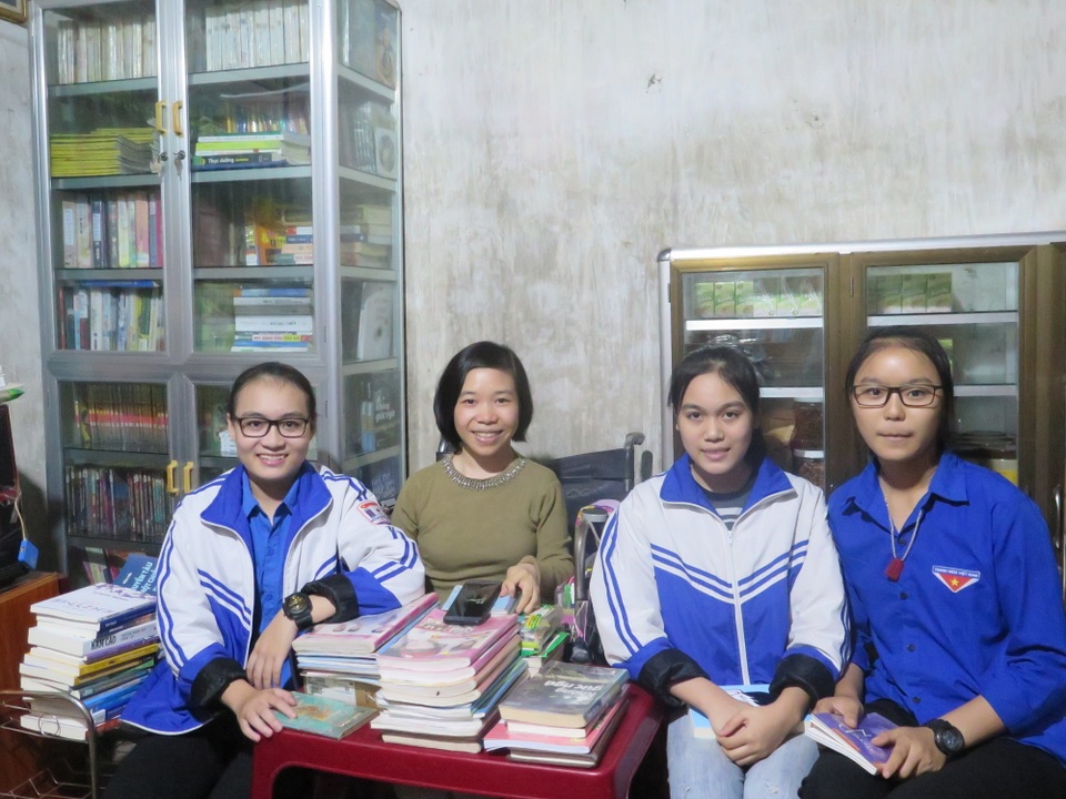 Tủ sách miễn phí của cô bé Nga - 1 Tủ sách miễn phí của cô bé Nga - 1