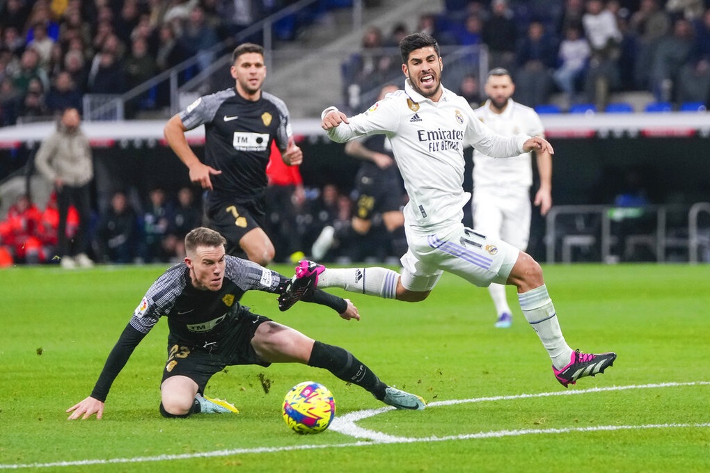 Benzema lập cú đúp, Real Madrid quyết tâm bám đuổi Barcelona - 1 Benzema lập cú đúp, Real Madrid quyết tâm bám đuổi Barcelona - 1
