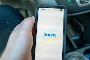 Google cấm nhân viên sử dụng Zoom vì lo ngại bảo mật