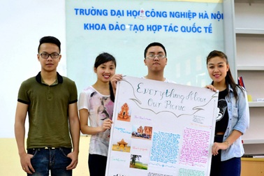 Chương trình giảng dạy được thực hiện theo quy định của ĐH York St John