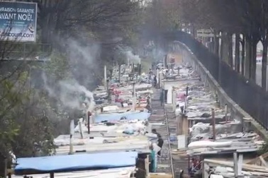 Khu ổ chuột nằm giữa "trái tim nước Pháp"