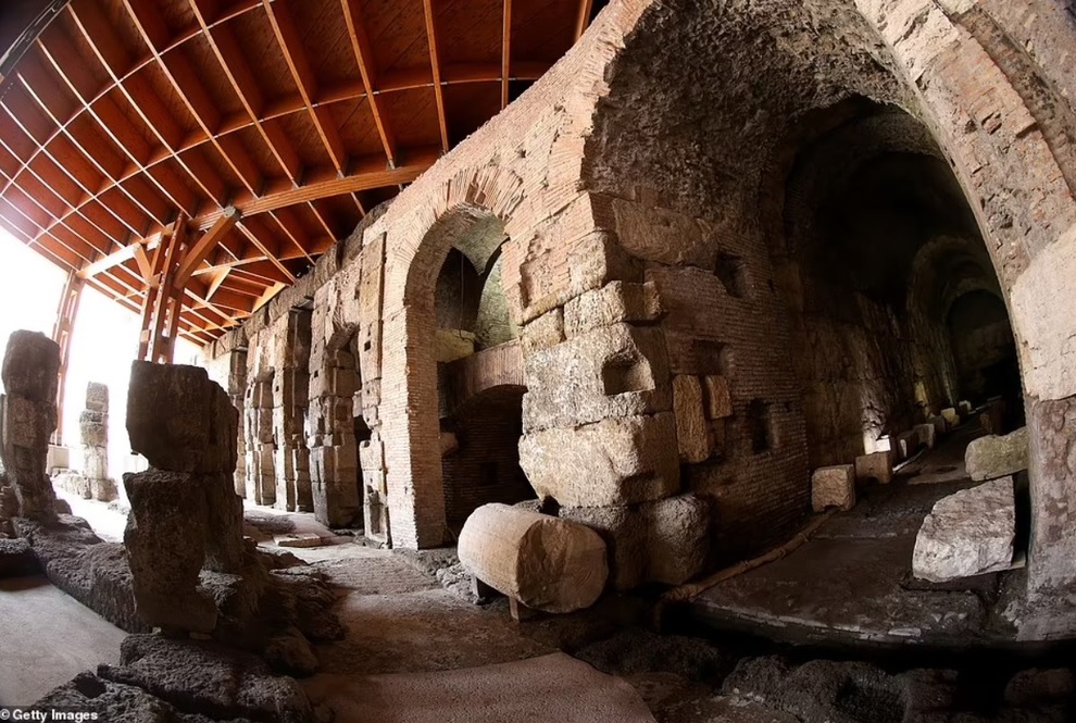 Bước đi trên những đường hầm 2.000 năm tuổi của võ sĩ giác đấu - 7