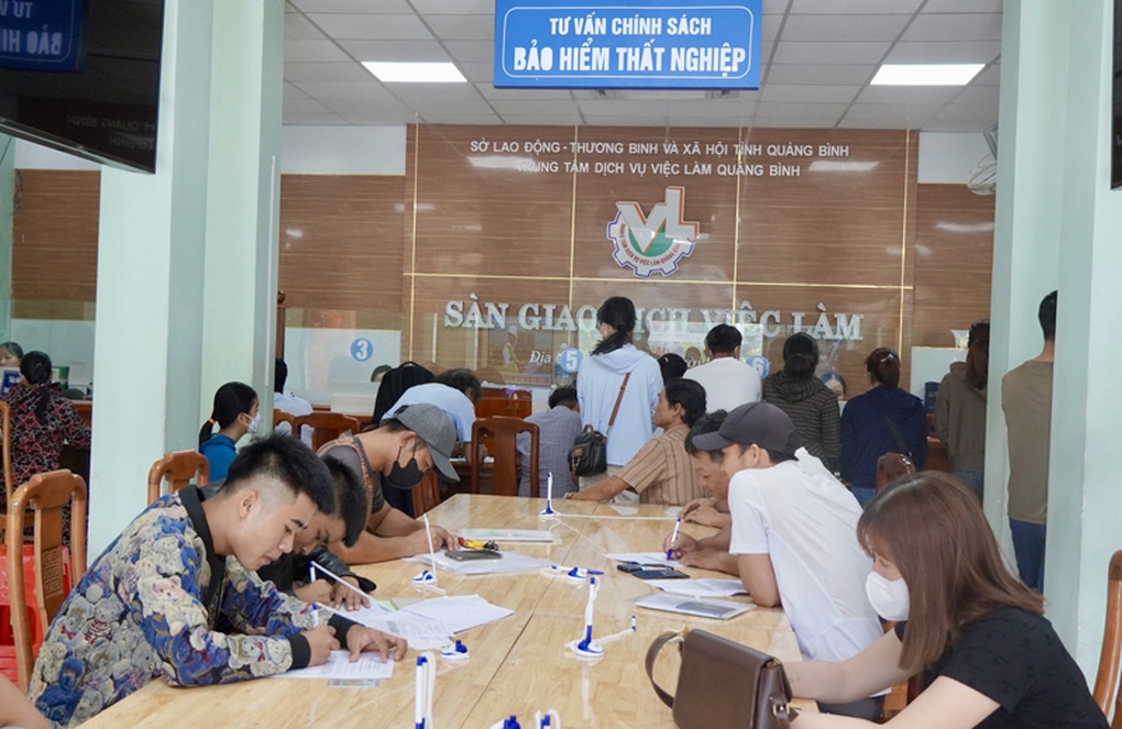 Quảng Bình tăng cường giải pháp hỗ trợ lao động hưởng trợ cấp thất nghiệp - 1 Quảng Bình tăng cường giải pháp hỗ trợ lao động hưởng trợ cấp thất nghiệp - 1