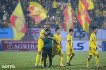 CLB Hà Nội thua đậm Nam Định: Thiên Trường mở hội, ngân vang khúc khải hoàn