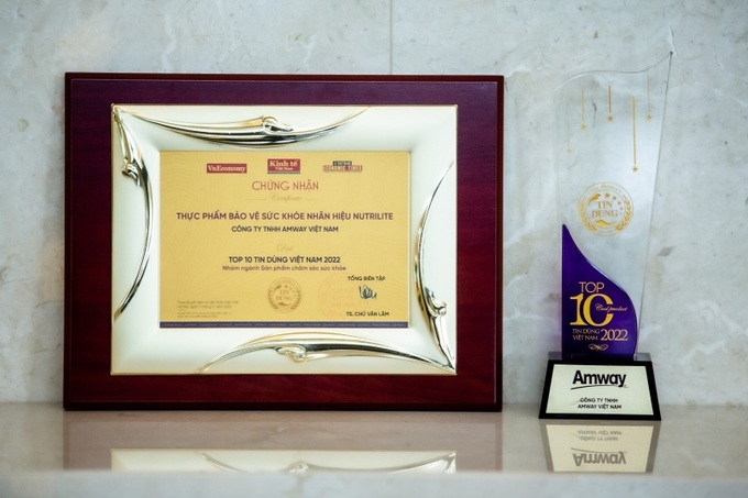 Nhãn hàng Nutrilite của Amway Việt Nam đã được nhận giải thưởng Top 100 sản phẩm Tin dùng Việt Nam 2022