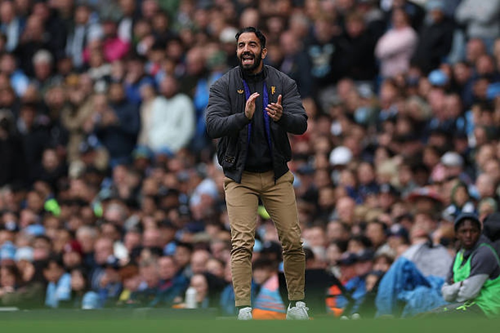 Amorim៖ “Man Utd នឹងមិនផ្លាស់ប្តូរទម្រង់លេងទេ លុះត្រាតែក្រុមផ្លាស់ប្តូរគ្រូបង្វឹក” - ១ Amorim: “Man Utd sẽ không thay đổi lối chơi, trừ khi đội bóng thay HLV” - 1