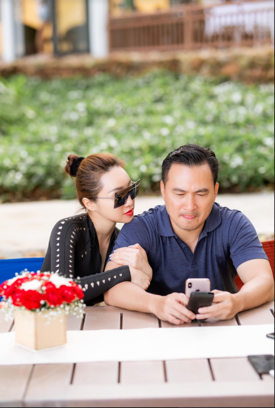 Chi Bảo cảm ơn bạn gái kém 16 tuổi đã ở bên bất chấp sóng gió - 2 Chi Bảo cảm ơn bạn gái kém 16 tuổi đã ở bên bất chấp sóng gió - 2