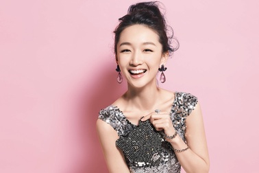 Châu Đông Vũ - Ảnh hậu mới của Trung Quốc thắng lớn tại LHP châu Á 2020