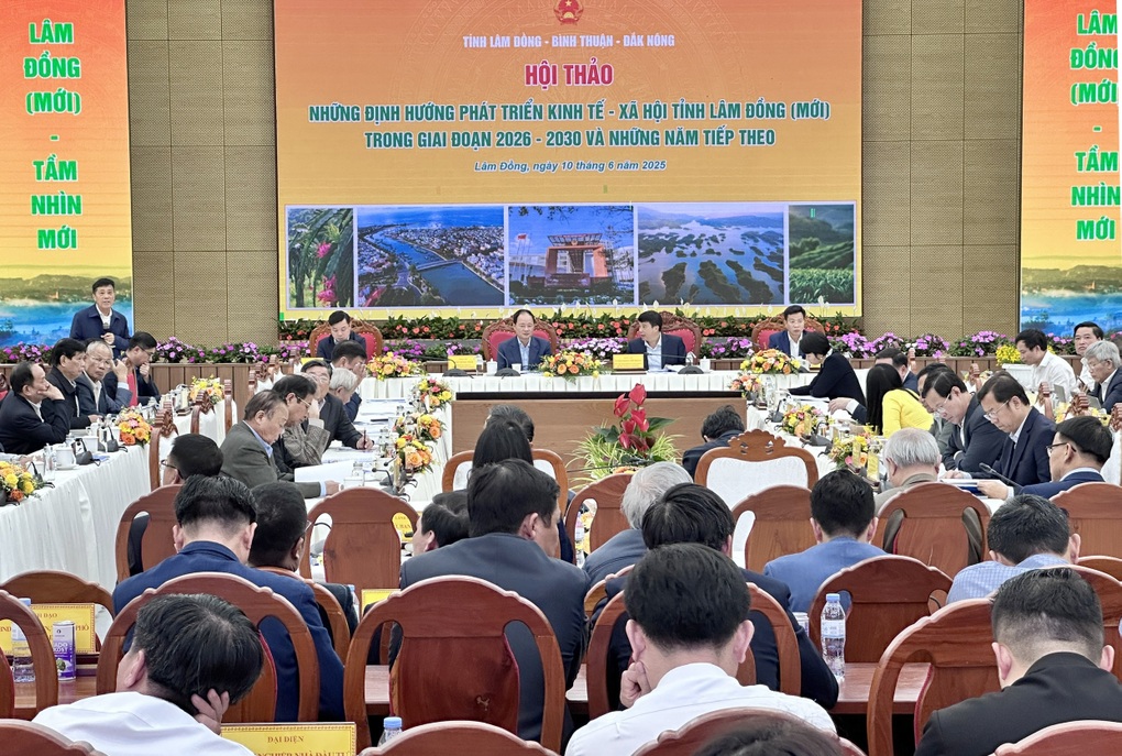 Chuyên gia hiến kế phát triển rừng vàng biển bạc ở tỉnh lớn nhất Việt Nam - 2 Chuyên gia hiến kế phát triển rừng vàng biển bạc ở tỉnh lớn nhất Việt Nam - 2