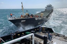 Tàu chở gần 6.000 tấn xi măng và 8 thuyền viên bị chìm trên biển