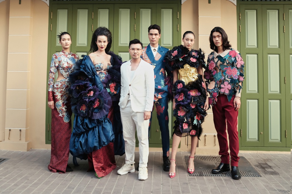 Siêu mẫu Thi Thi Phạm trình catwalk cùng dàn người mẫu Thái Lan - 6 Siêu mẫu Thi Thi Phạm trình catwalk cùng dàn người mẫu Thái Lan - 6