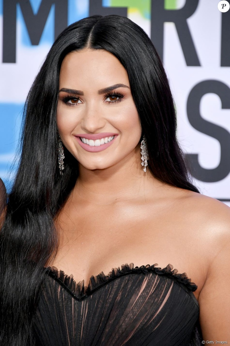 Demi Lovato từng đột quỵ và đau tim sau khi sốc thuốc - 2 Demi Lovato từng đột quỵ và đau tim sau khi sốc thuốc - 2