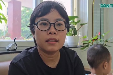 Người phụ nữ nghẹn ngào gửi lời cảm ơn bạn đọc Dân trí và nhà hảo tâm