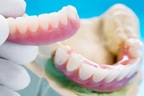 Hà Nội: Gần một nửa cơ sở răng giả được kiểm tra có vi phạm