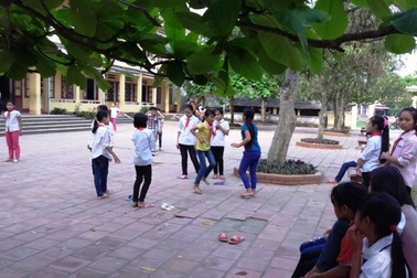 Được hưởng bảo hiểm y tế miễn phí, tại sao học sinh bãi ngang vẫn phải đóng?