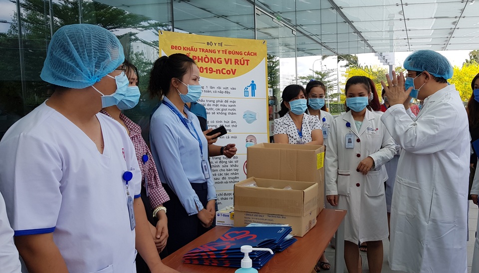 TP HCM: Có thực hiện giãn cách xã hội sau 2 ca mắc Covid-19? - 4 TP HCM: Có thực hiện giãn cách xã hội sau 2 ca mắc Covid-19? - 4