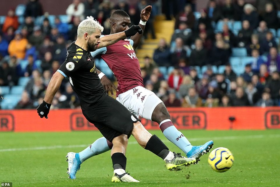 “Chơi tennis” với Aston Villa, Man City giành vị trí nhì bảng - 1 “Chơi tennis” với Aston Villa, Man City giành vị trí nhì bảng - 1