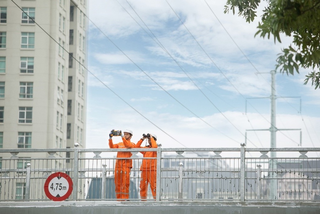 Hiệu quả từ số hóa hoạt động kinh doanh và dịch vụ khách hàng của EVNHANOI - 5 Hiệu quả từ số hóa hoạt động kinh doanh và dịch vụ khách hàng của EVNHANOI - 5