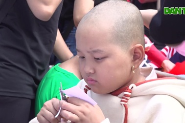 Ước mơ Tết nghẹn đắng của bé trai 4 tuổi bị ung thư