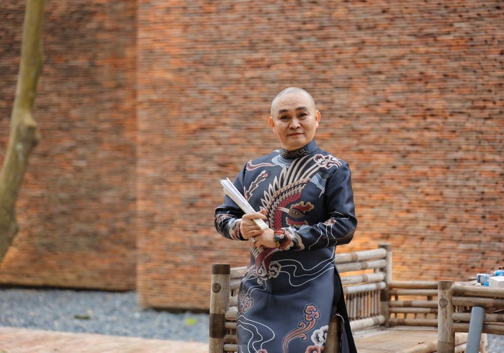 Vua hài đất Bắc Xuân Hinh hé lộ biệt phủ, bên vợ và các con - 8 Vua hài đất Bắc Xuân Hinh hé lộ biệt phủ, bên vợ và các con - 8