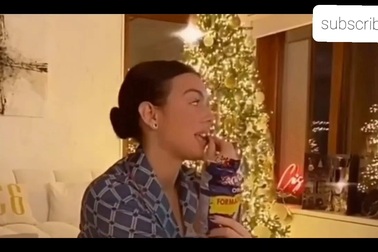 Bạn gái Cristiano Ronaldo thư thái đón giáng sinh