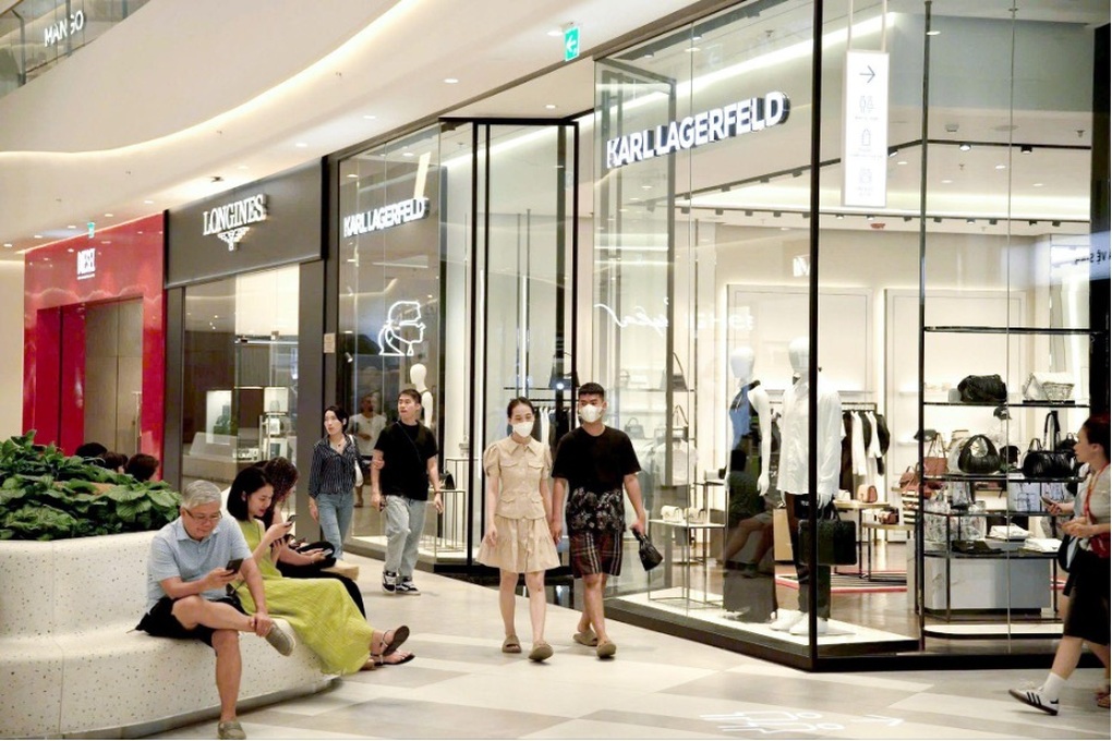 Hàng trăm ưu đãi độc quyền ngày Black Friday tại Lotte Mall West Lake Hanoi - 3 Hàng trăm ưu đãi độc quyền ngày Black Friday tại Lotte Mall West Lake Hanoi - 3