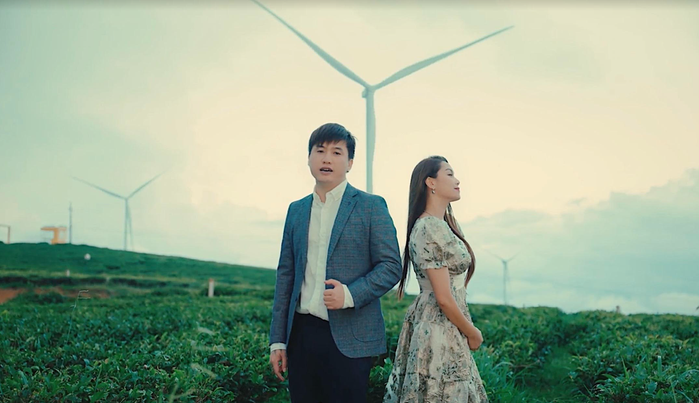 Vợ chồng Nguyễn Ngọc Anh cho con gái 3 tuổi hát ca khúc mới - 1 Vợ chồng Nguyễn Ngọc Anh cho con gái 3 tuổi hát ca khúc mới - 1