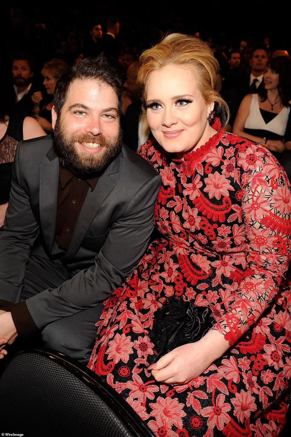 Adele's hidden side: Abandoned by her biological father and decided to divorce at the age of 30 - 4