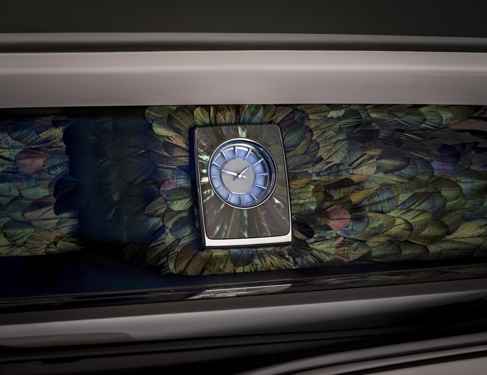 Sáng tạo Bespoke: Khi khách hàng chịu chi và Rolls-Royce chịu chơi - 3 Sáng tạo Bespoke: Khi khách hàng chịu chi và Rolls-Royce chịu chơi - 3