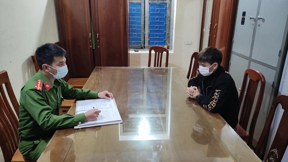 Bắt được đối tượng truy nã qua việc rà soát phòng chống dịch Covid-19 - 1 Bắt được đối tượng truy nã qua việc rà soát phòng chống dịch Covid-19 - 1