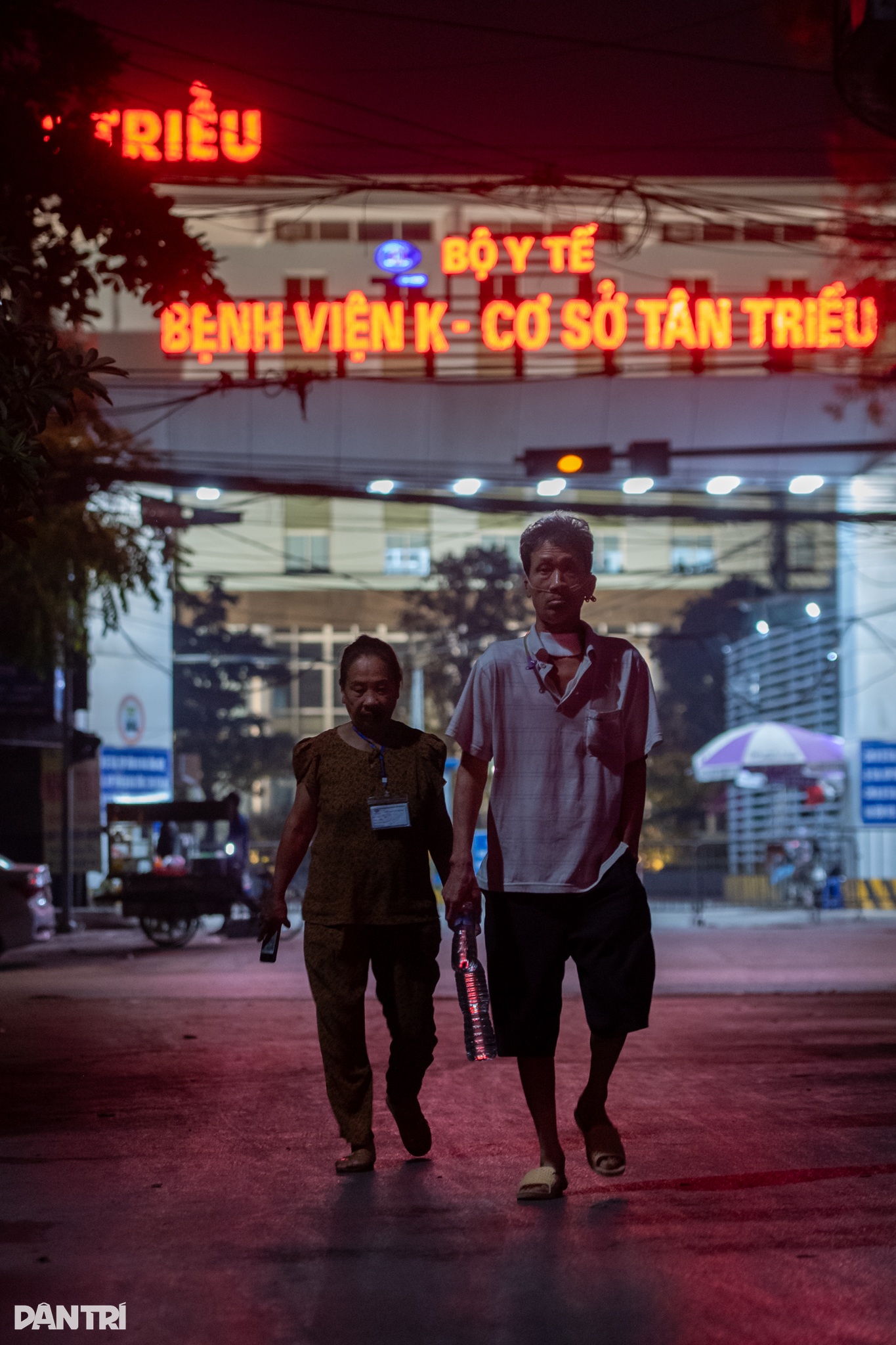 ការគេងមិនលក់ ការព្យាបាលដោយវិទ្យុសកម្ម សម្រាប់អ្នកដែលមាន K-6 Đêm trắng xạ trị của những phận người mang K - 6