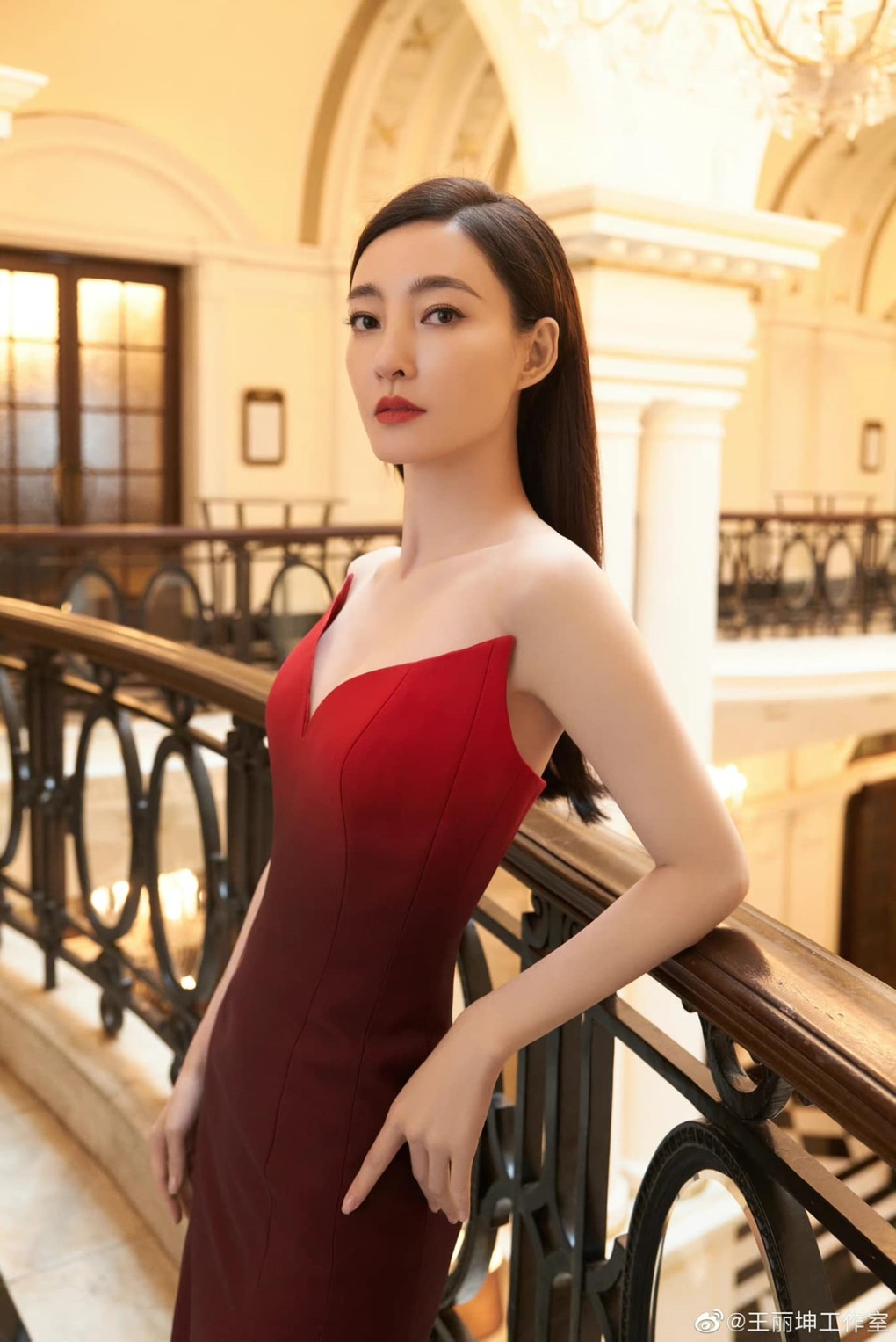 Tình duyên lận đận của mỹ nhân Tây du ký trước khi chồng doanh nhân bị bắt - 2 Tình duyên lận đận của mỹ nhân Tây du ký trước khi chồng doanh nhân bị bắt - 2