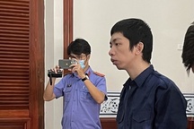 Trộm hơn 2 tỷ đồng của bạn để tiêu xài và "cúng" vào game online