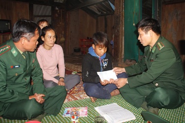 Bộ đội Biên phòng “chắp cánh tương lai” cho học sinh nghèo