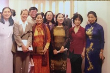 Biên kịch Hồng Ngát kể kỷ niệm "treo gà ở xe" đi đón nhà thơ Lâm Thị Mỹ Dạ