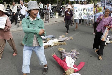 Trung Quốc viện trợ Campuchia “vô điều kiện”?