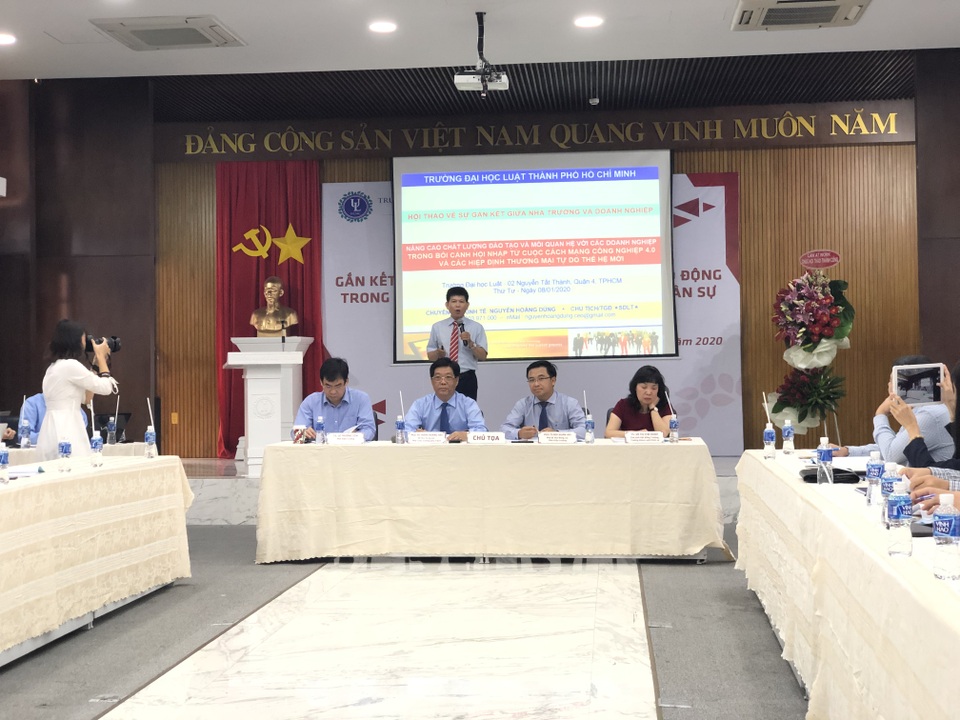 “100% sinh viên ra trường có việc làm nhưng công việc có xứng đáng?” - 2 “100% sinh viên ra trường có việc làm nhưng công việc có xứng đáng?” - 2