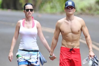 Sao Hollywood và những màn khoe thân làm “bỏng mắt” fans