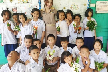 Cô giáo người Thái Lan xinh tựa thiên thần