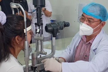 TPHCM xác định 2 loại virus gây bệnh đau mắt đỏ cho hàng loạt người dân