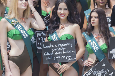 Hoàng Hạnh diện bikini khoe dáng tại Hoa hậu Trái đất 2019