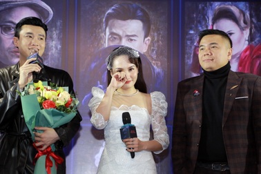 Bảo Thanh bật khóc khi hội ngộ dàn sao “Về nhà đi con”