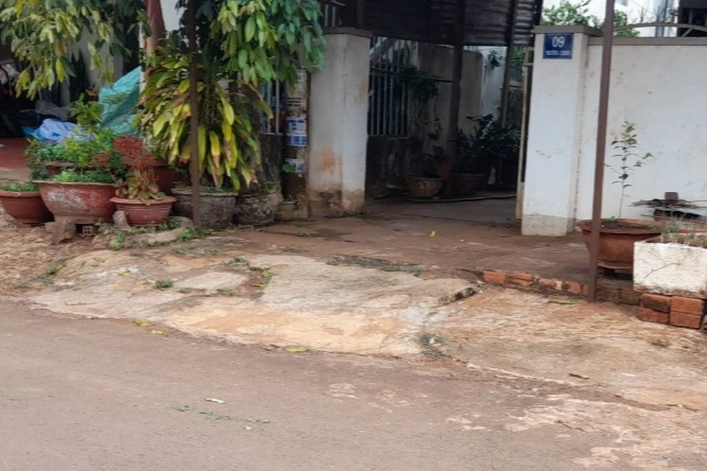 Liên tiếp 2 trẻ sơ sinh bị bỏ rơi ở Đắk Lắk - 1 Liên tiếp 2 trẻ sơ sinh bị bỏ rơi ở Đắk Lắk - 1