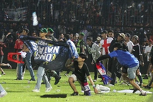 Bóng đá Indonesia phản ứng ra sao khi đối diện với án phạt rất nặng?