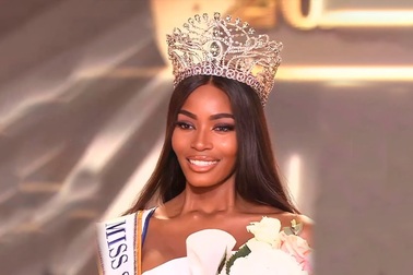 Phút đăng quang của Hoa hậu Siêu quốc gia 2022