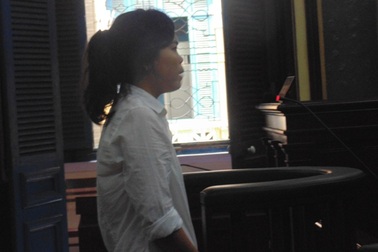 Bênh vực mẹ, cô gái vung dao giết chết em họ