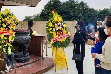 Hoa khôi Trà My tham gia hoạt động kỷ niệm ngày Quân đội Nhân dân Việt Nam