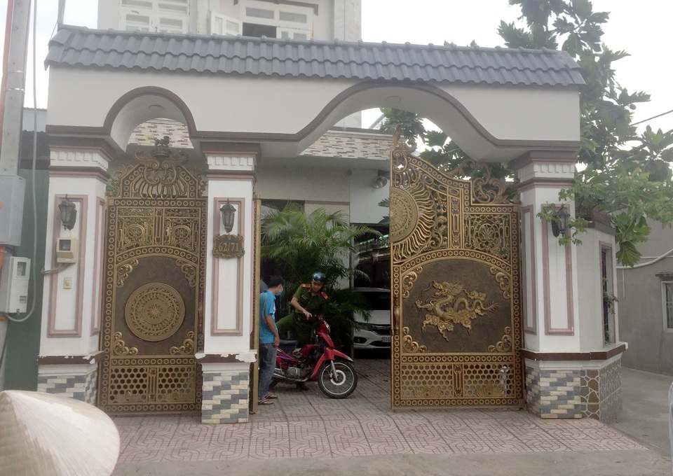 Thanh niên nghi sát hại cha nuôi vì mâu thuẫn gia đình - 1 Thanh niên nghi sát hại cha nuôi vì mâu thuẫn gia đình - 1